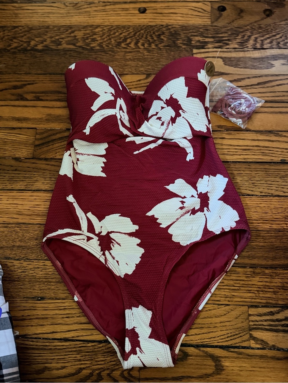 NWT Nip Tuck Swim Berry Floral Strapless One Piece Swimsuit Size US 4